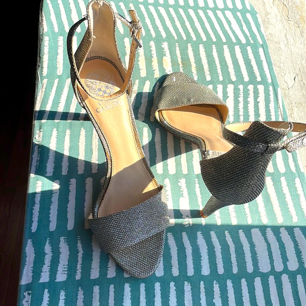 Ankle strap shimmery open toe sandal